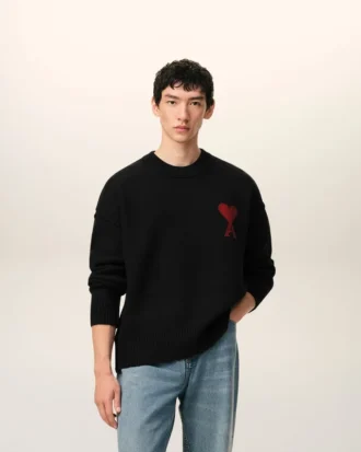 Maglione a girocollo in lana nera con Ami de Coeur a contrasto