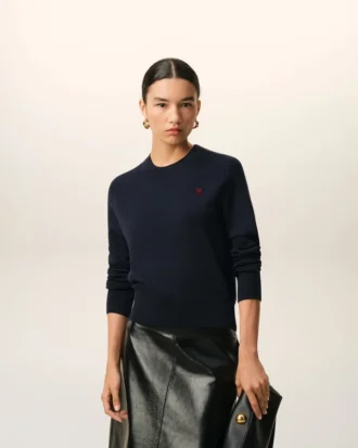 Maglione blu in lana a girocollo con Ami de Coeur a contrasto