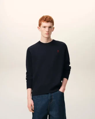 Maglione blu in lana a girocollo con Ami de Coeur a contrasto