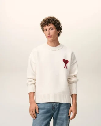 Maglione girocollo in lana naturale con Ami de Coeur a contrasto