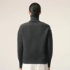 Maglione grigio in lana con collo a imbuto e Ami de Coeur a contrasto Maglione grigio in lana con collo a imbuto e Ami de Coeur a contrasto