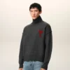 Maglione grigio in lana con collo a imbuto e Ami de Coeur a contrasto Maglione grigio in lana con collo a imbuto e Ami de Coeur a contrasto