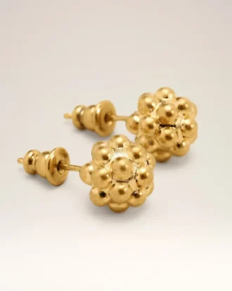 Orecchini a bottone in ottone dorato con perla