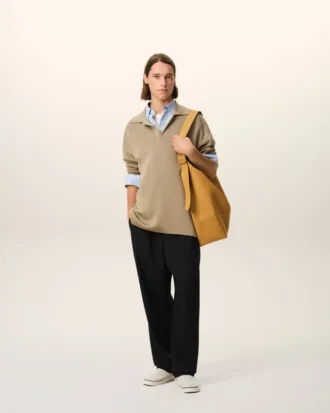 Pantaloni in lana vergine nera con elastico in vita