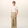 Pantaloni larghi a vita bassa in lana vergine beige
