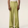 Pantaloni larghi a vita bassa in lana vergine verde
