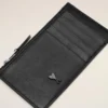 Portacarte con cerniera Ami de Coeur in pelle di vacchetta nera Portacarte con cerniera Ami de Coeur in pelle di vacchetta nera