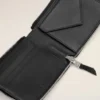 Portafoglio compatto Ami de Coeur in pelle di vacchetta nera Portafoglio compatto Ami de Coeur in pelle di vacchetta nera