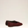 Scarpe basse bicolori in pelle bordeaux Scarpe basse bicolori in pelle bordeaux