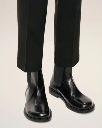 Stivaletti Chelsea con punta anatomica in pelle nera