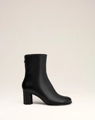 Stivaletti con punta anatomica in pelle nera