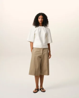 Top aderente a maniche corte in cotone bianco